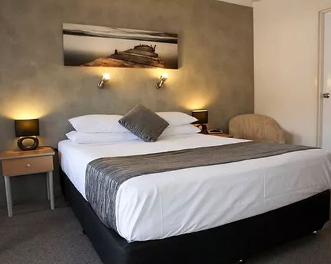 Bella Villa Motor Inn - Tourism Canberra 0