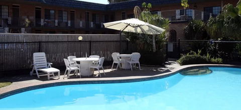 Bella Villa Motor Inn - Tourism Canberra 1