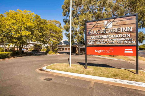 Macquarie Inn - Tourism Canberra 0