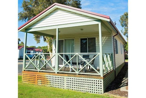 Discovery Parks Koombana Bay - Tourism Canberra 0
