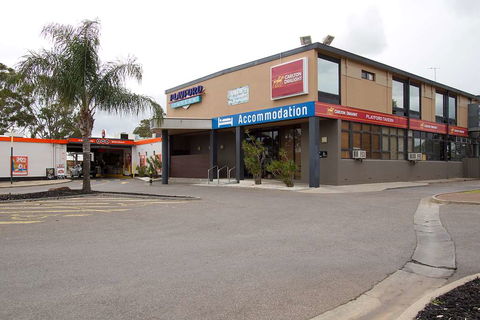 Nightcap At Playford Tavern - Tourism Canberra 0