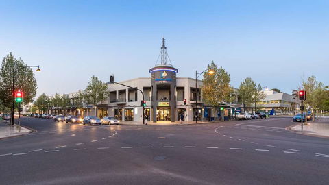 Mawson Lakes Hotel - Tourism Canberra 2