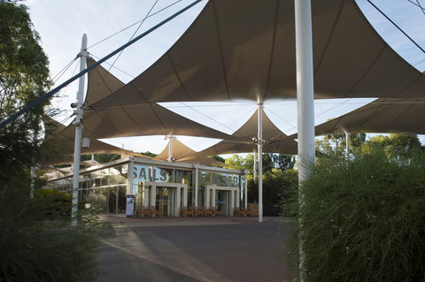 Sails in the Desert Hotel - Tourism Canberra 1