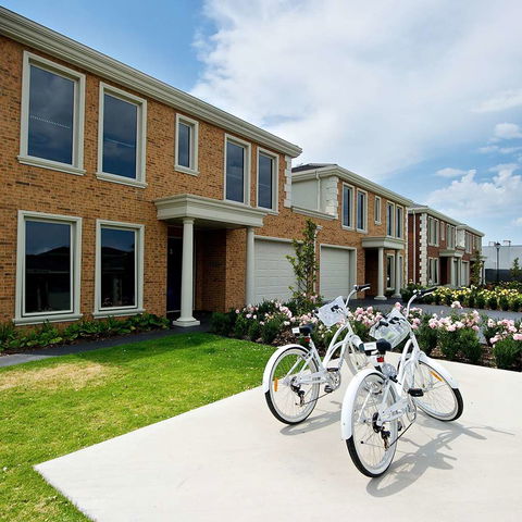 Mansi On Raymond - Tourism Canberra 0