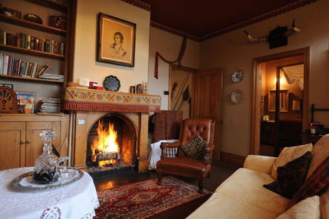 Alice's Cottages - Tourism Canberra 1