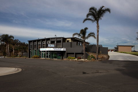 Rivers Inn Motel - Tourism Canberra 0