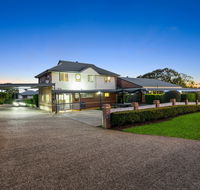 Ambassador On Ruthven Motel - Tourism Canberra