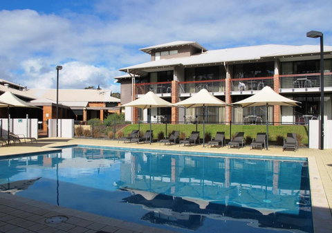 Margarets in Town Apartments - Tourism Canberra 0