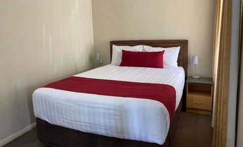 Ashton Townhouse Motel & Suites Tumut - Tourism Canberra 1