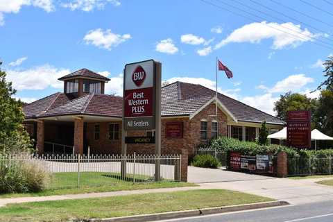 Best Western Plus All Settlers Motor Inn - Tourism Canberra 0
