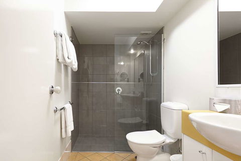 Central West End Apartments - Tourism Canberra 7