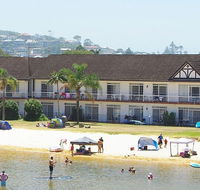 The Clan Lakeside Lodge - Tourism Canberra
