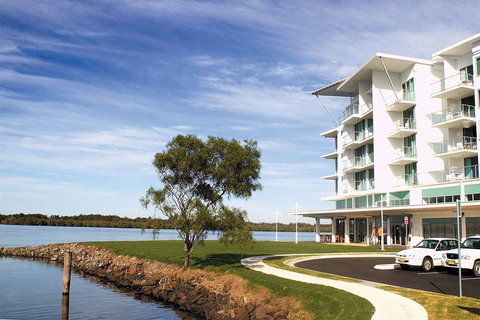 Ramada Hotel & Suites Ballina - Tourism Canberra 0