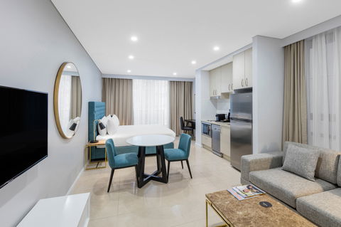 Meriton Suites Pitt Street - Tourism Canberra 6
