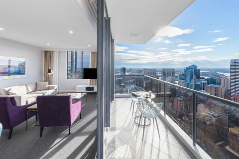 Meriton Suites Pitt Street - Tourism Canberra 12