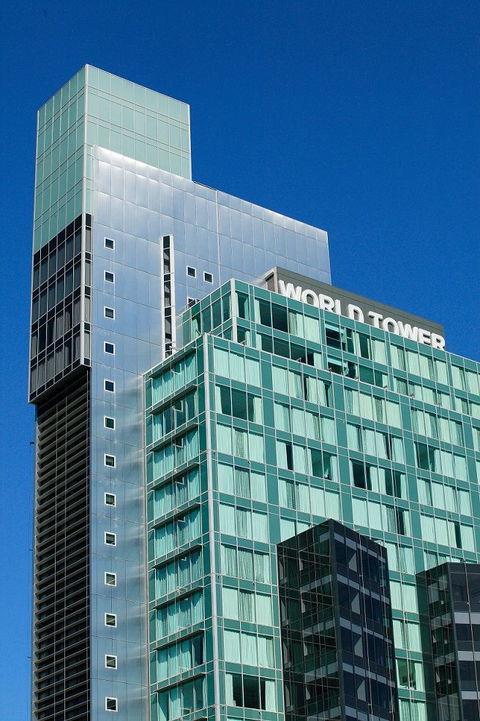 Meriton Suites World Tower - Tourism Canberra 0