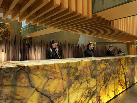 Meriton Suites World Tower - Tourism Canberra 1