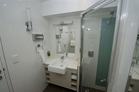 Hyde Park Inn - Tourism Canberra 6