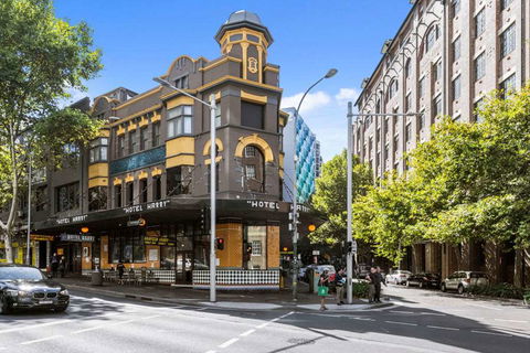 Hotel Harry, An Ascend Hotel - Tourism Canberra 0