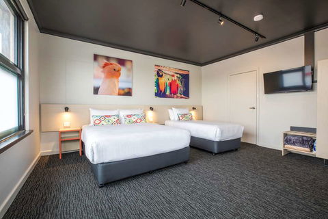 Nightcap At Chester Hill Hotel - Tourism Canberra 4