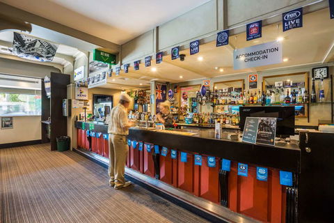Nightcap At Regents Park Hotel - Tourism Canberra 8