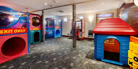 Nightcap At Playford Tavern - Tourism Canberra 9