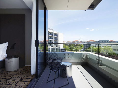 Burbury Hotel - Tourism Canberra 3