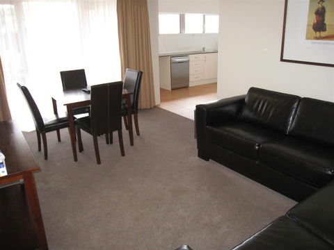 Forrest Hotel & Apartments - Tourism Canberra 3