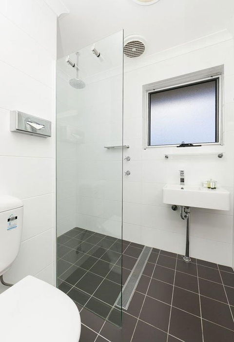 Forrest Hotel & Apartments - Tourism Canberra 5