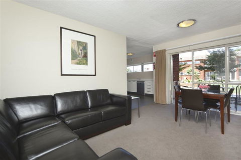 Forrest Hotel & Apartments - Tourism Canberra 6