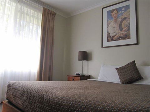 Forrest Hotel & Apartments - Tourism Canberra 7