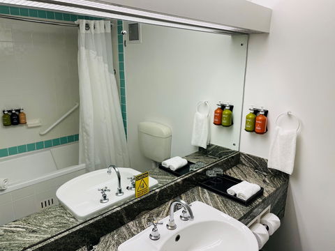Holiday Inn Parramatta - Tourism Canberra 7