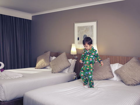 Mercure Hotel Parramatta - Tourism Canberra 16