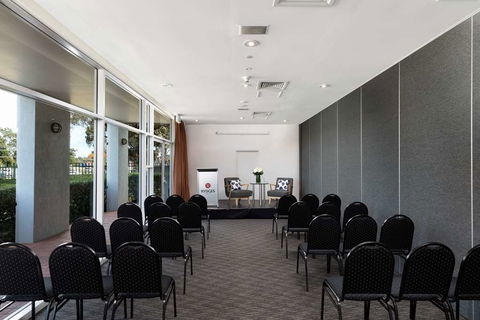 Rydges Bankstown - Tourism Canberra 7