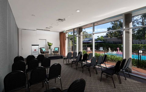 Rydges Bankstown - Tourism Canberra 9