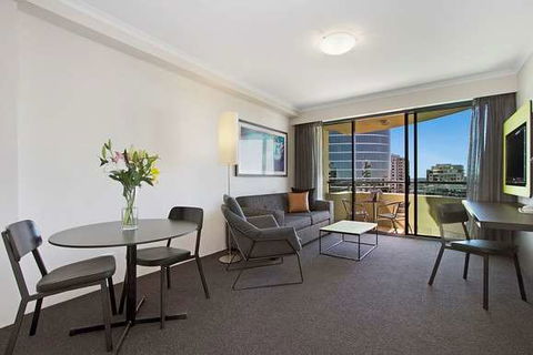 Mantra Parramatta - Tourism Canberra 4
