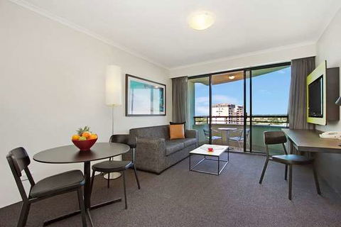 Mantra Parramatta - Tourism Canberra 9