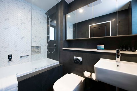 Holiday Inn Stes Parramatta Mar - Tourism Canberra 5
