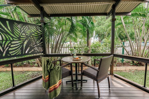 Palms City Resort - Tourism Canberra 3