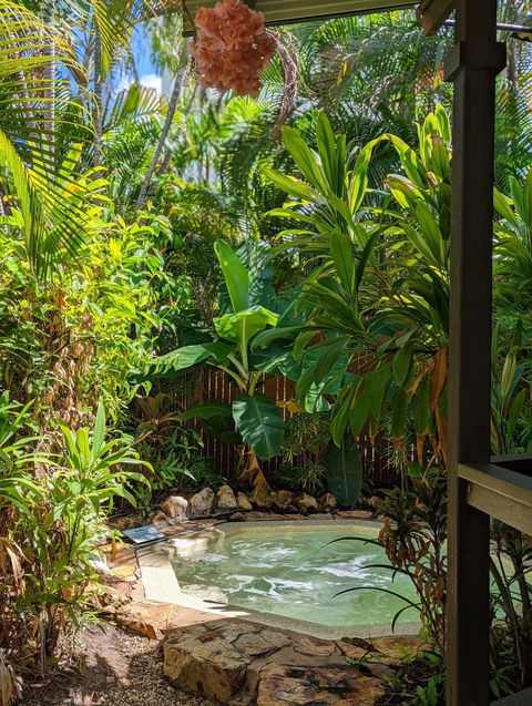 Palms City Resort - Tourism Canberra 7
