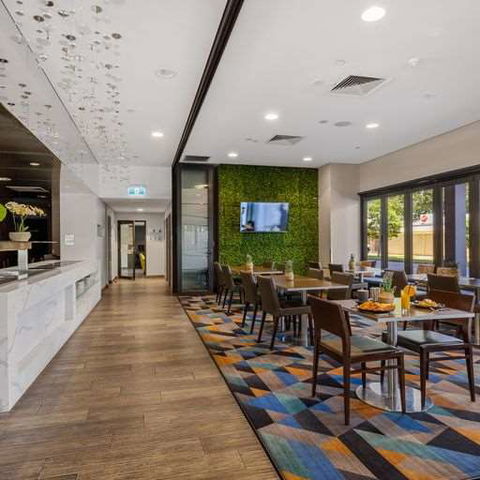 H On Mitchell Apartment Hotel - Tourism Canberra 7