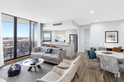 Meriton Suites Church Street, Parramatta - Tourism Canberra 1