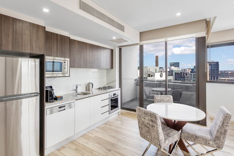 Meriton Suites Church Street, Parramatta - Tourism Canberra 5