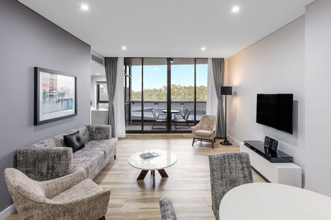 Meriton Suites Church Street, Parramatta - Tourism Canberra 11