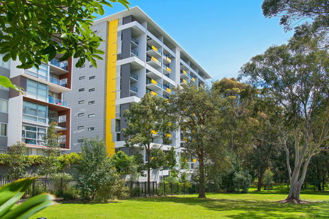 Astra Apartments MacQuarie Park - Tourism Canberra 0