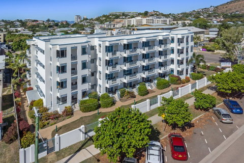 Madison Ocean Breeze - Tourism Canberra 0
