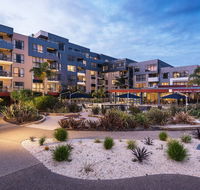 Esplanade Resort and Spa - Tourism Canberra