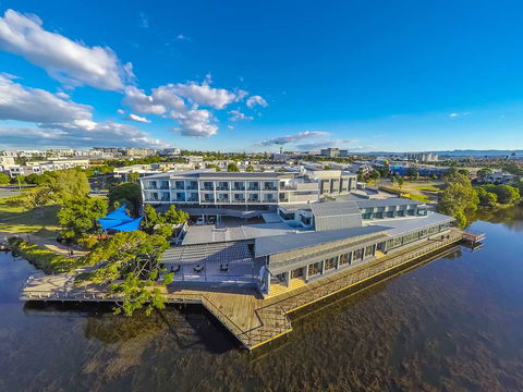 Best Western Plus North Lakes Hotel - Tourism Canberra 0