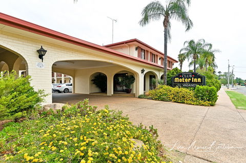 Narrandera Club Motor Inn - Tourism Canberra 0