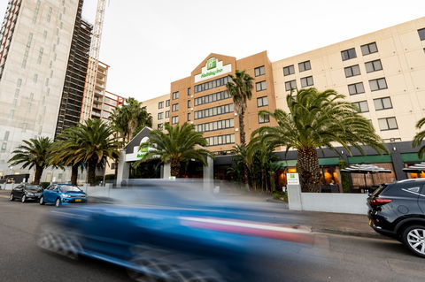 Holiday Inn Parramatta - Tourism Canberra 1